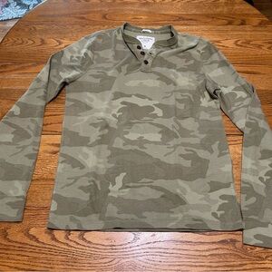 Abercrombie & Fitch Green Camouflage Long Sleeve Henley